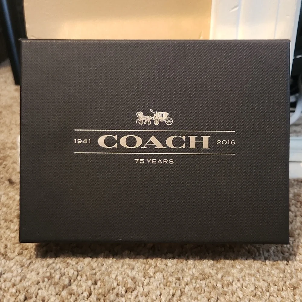 Coach Wristlet Madison OP Art Small NWT - Picture 3 of 3